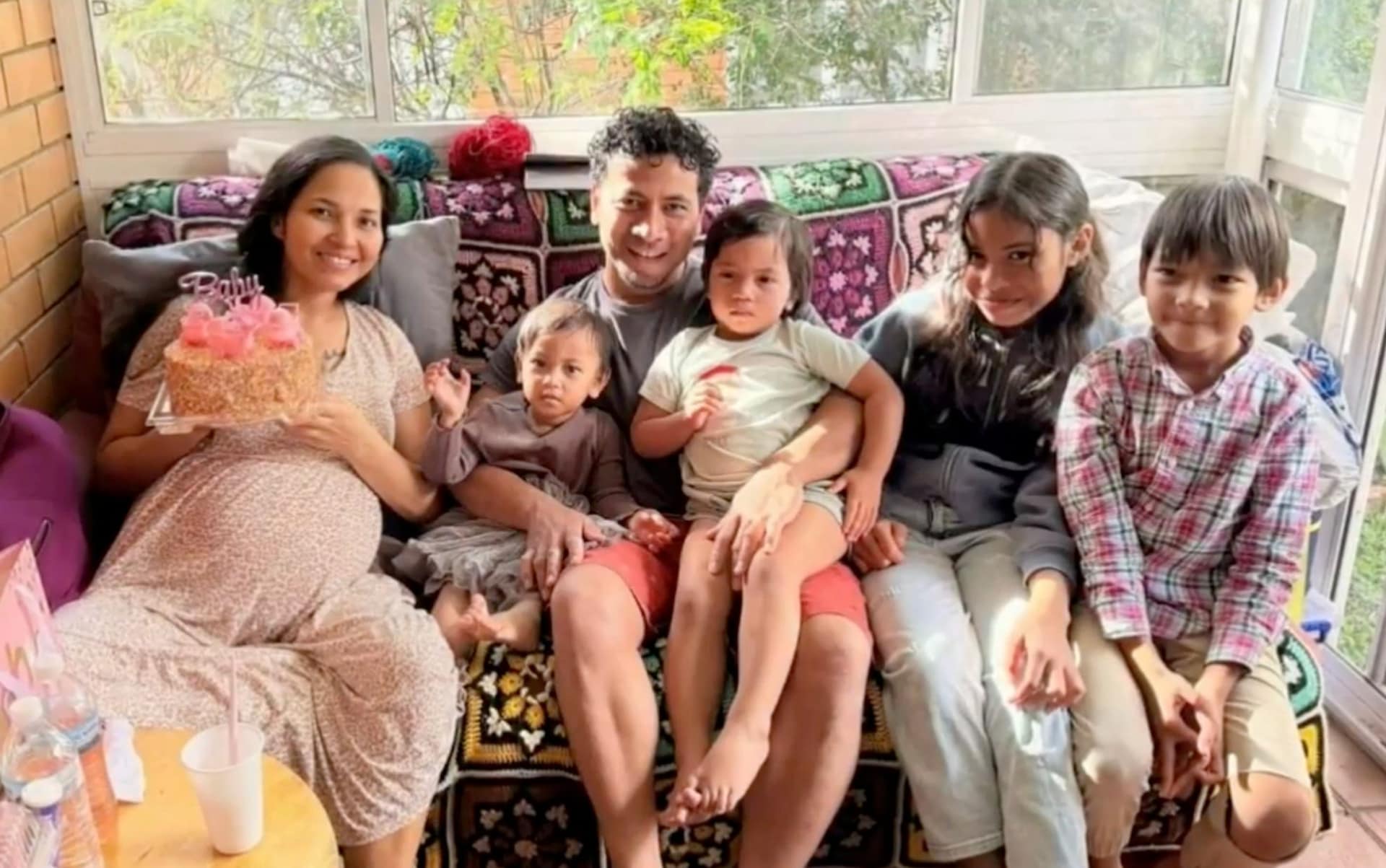 Jenitar Na'amoana and her husband Jortham are appealing for donations to help care for their eight children
