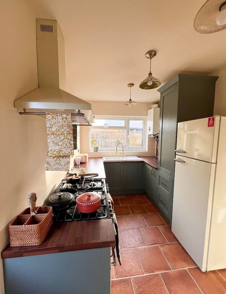 11 Homeowners Who Repainted Their Kitchen Cabinets and Fell Back in Love With Cooking