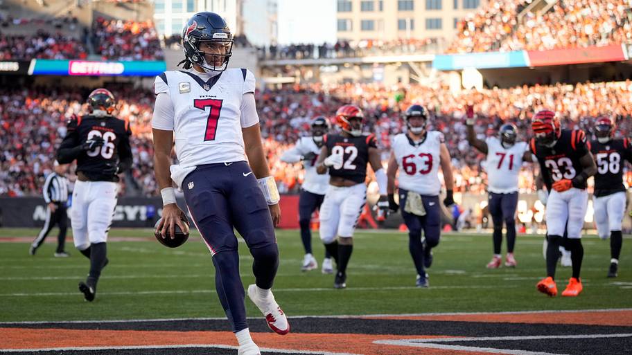 The quarterback of a Super Bowl favorite has major hobby upside