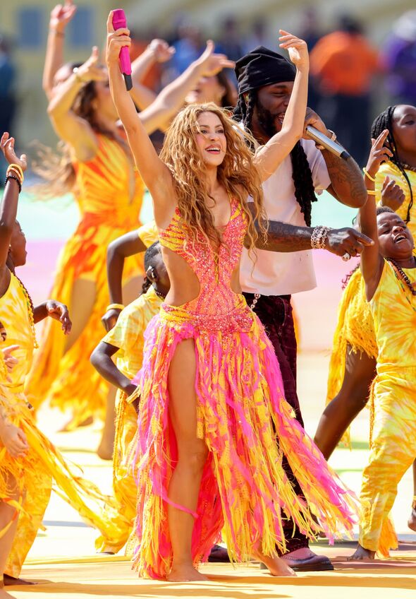 Shakira performed her song Dai Dai