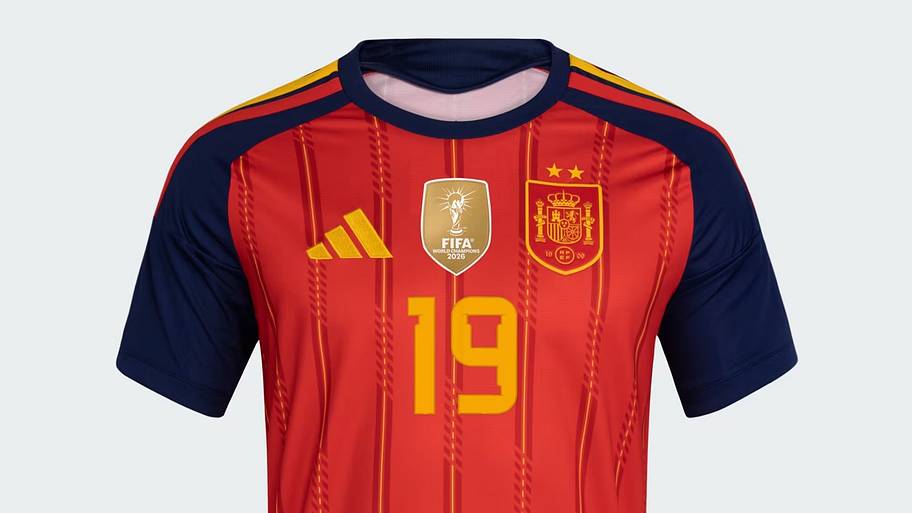 Front of Spain 26 Home Winner Jersey Lamine Yamal jersey.