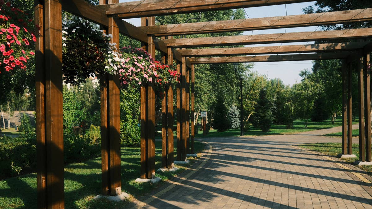 DIY Enthusiast Builds Stunning Pergola for $400 Instead of $5,000 Quote
