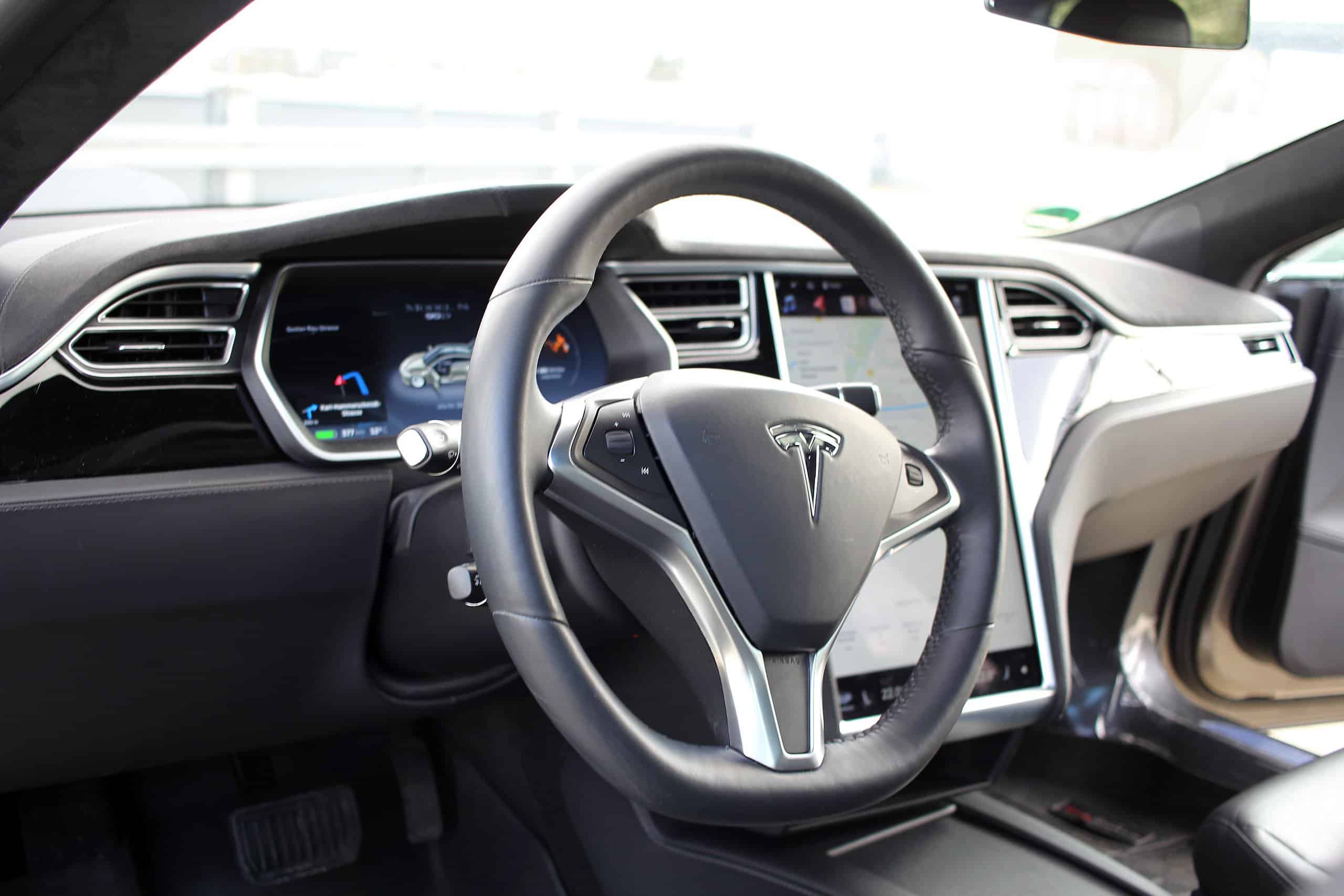 Options traders bet $550M against Tesla ahead of earnings