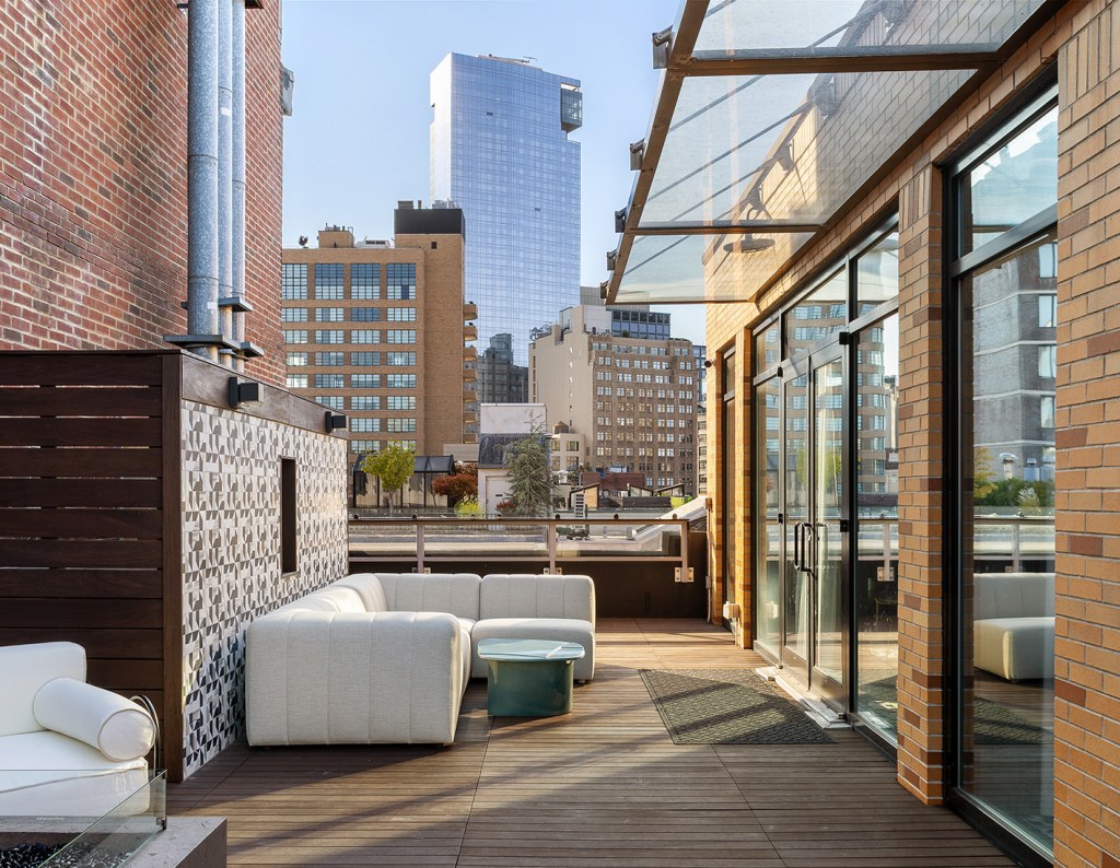 Phillies pitcher Zack Wheeler sells NYC penthouse for $26M — a new record for Soho