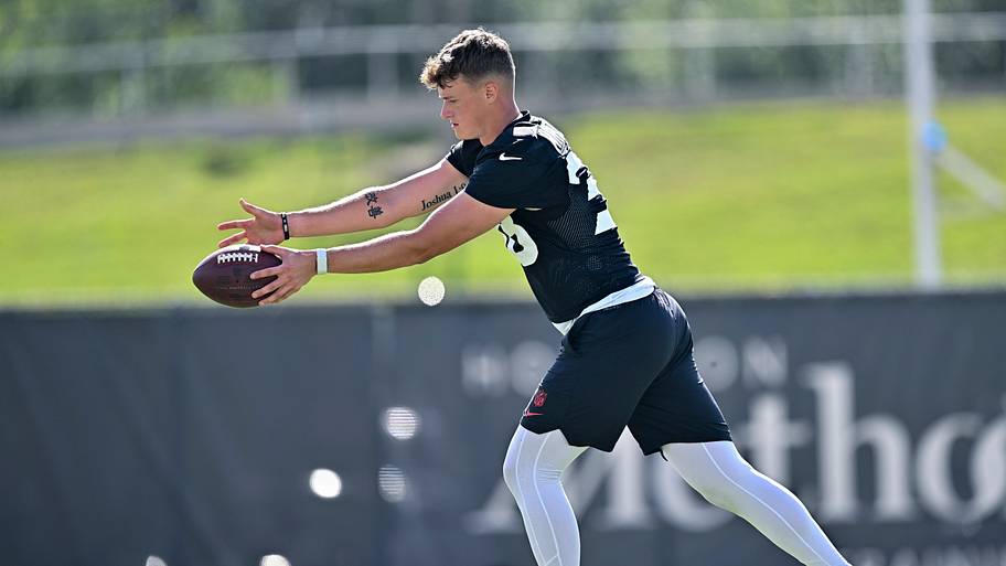 Jun 10, 2026; Houston, Texas, USA; Houston Texans punter Kai Kroeger participates in a drill during the team’s minicamp at Ho