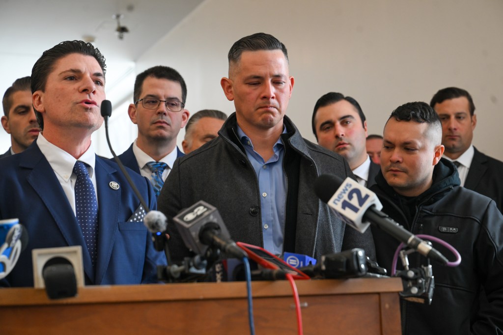 Grieving Long Island cop recalls responding to fatal drunken crash — only to find his officer wife was the victim