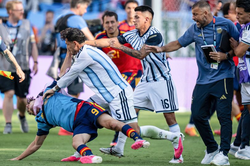 Argentina's Leandro Paredes was given a post-game red card for his behavior towards Spain's Eric Garcia and Gavi
