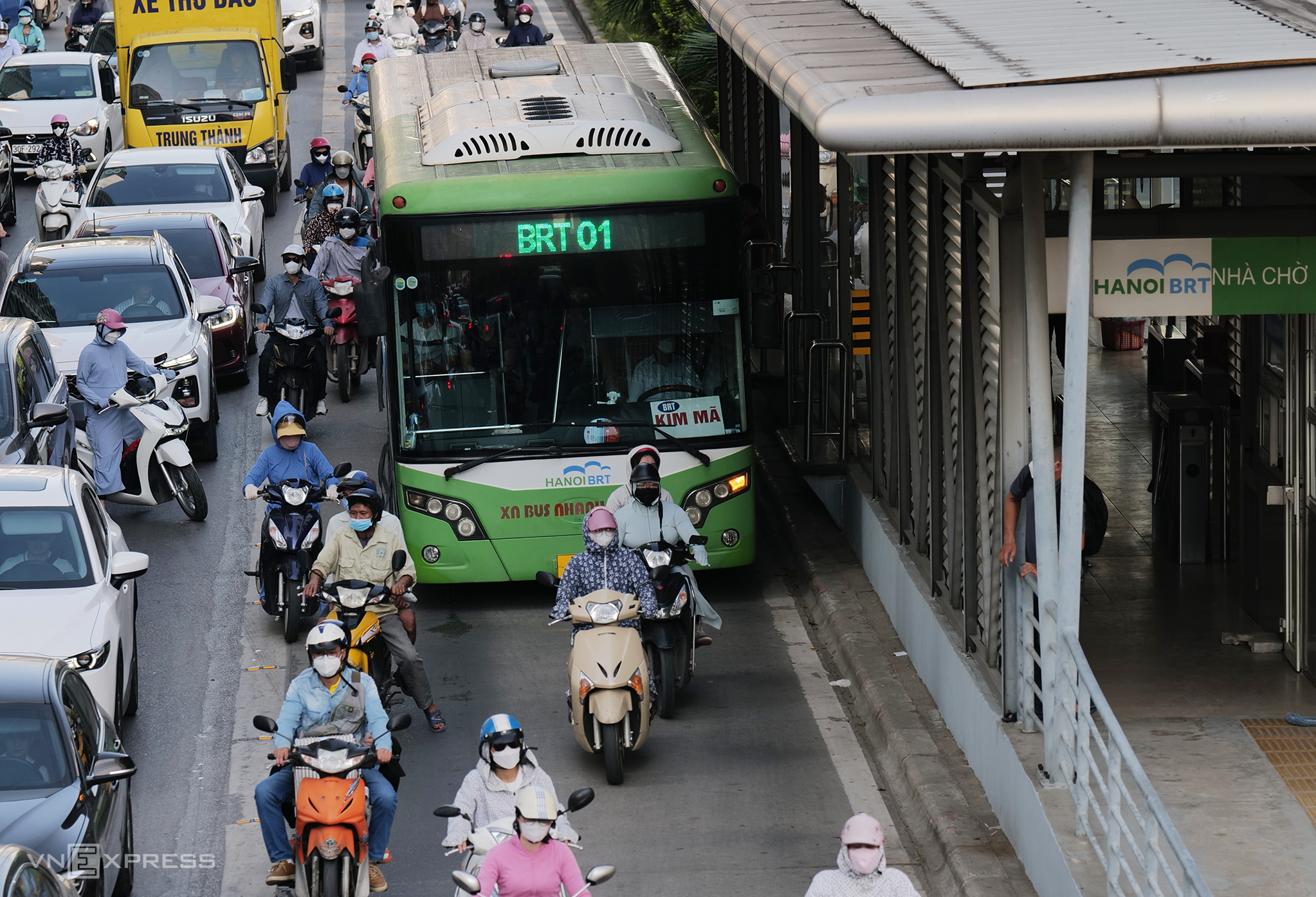 Đi vào làn BRT, có mặc nhiên chịu toàn bộ lỗi nếu xảy ra tai nạn?