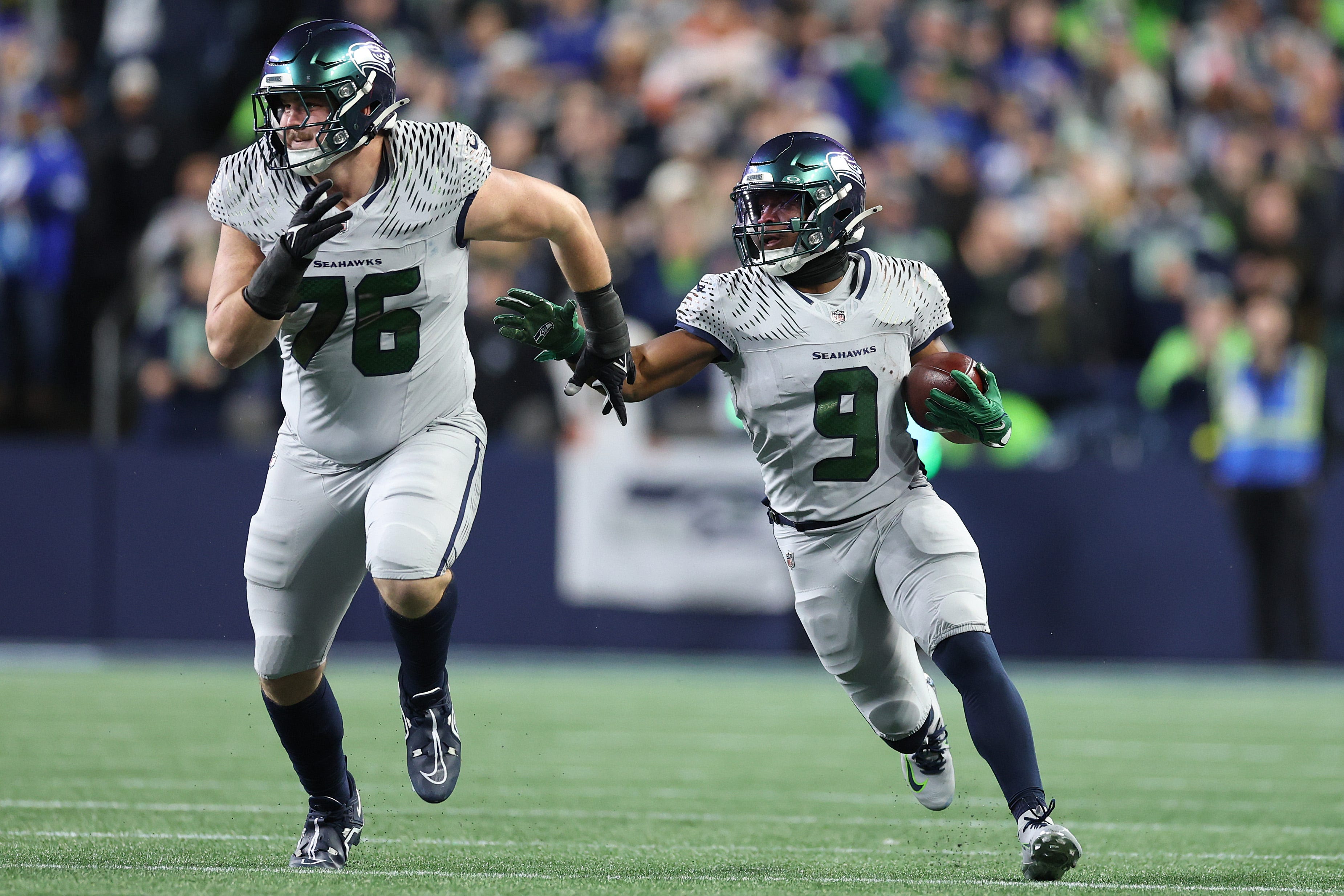 Seahawks LG Grey Zabel just misses cut in AP IOL rankings this year