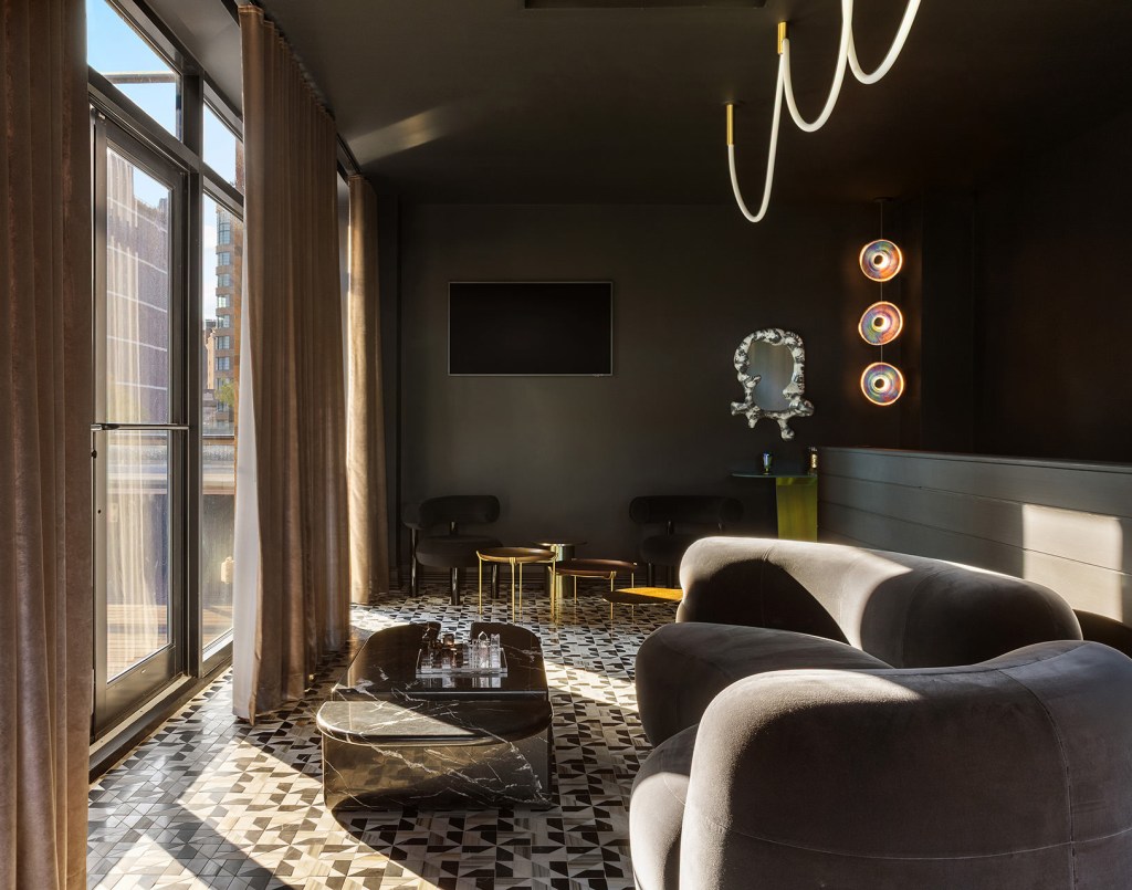 Phillies pitcher Zack Wheeler sells NYC penthouse for $26M — a new record for Soho