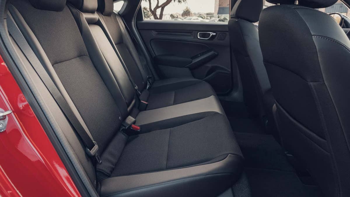 2025-2026-honda-civic-hatchback-sport-touring-hybrid-black-interior-rear-seats