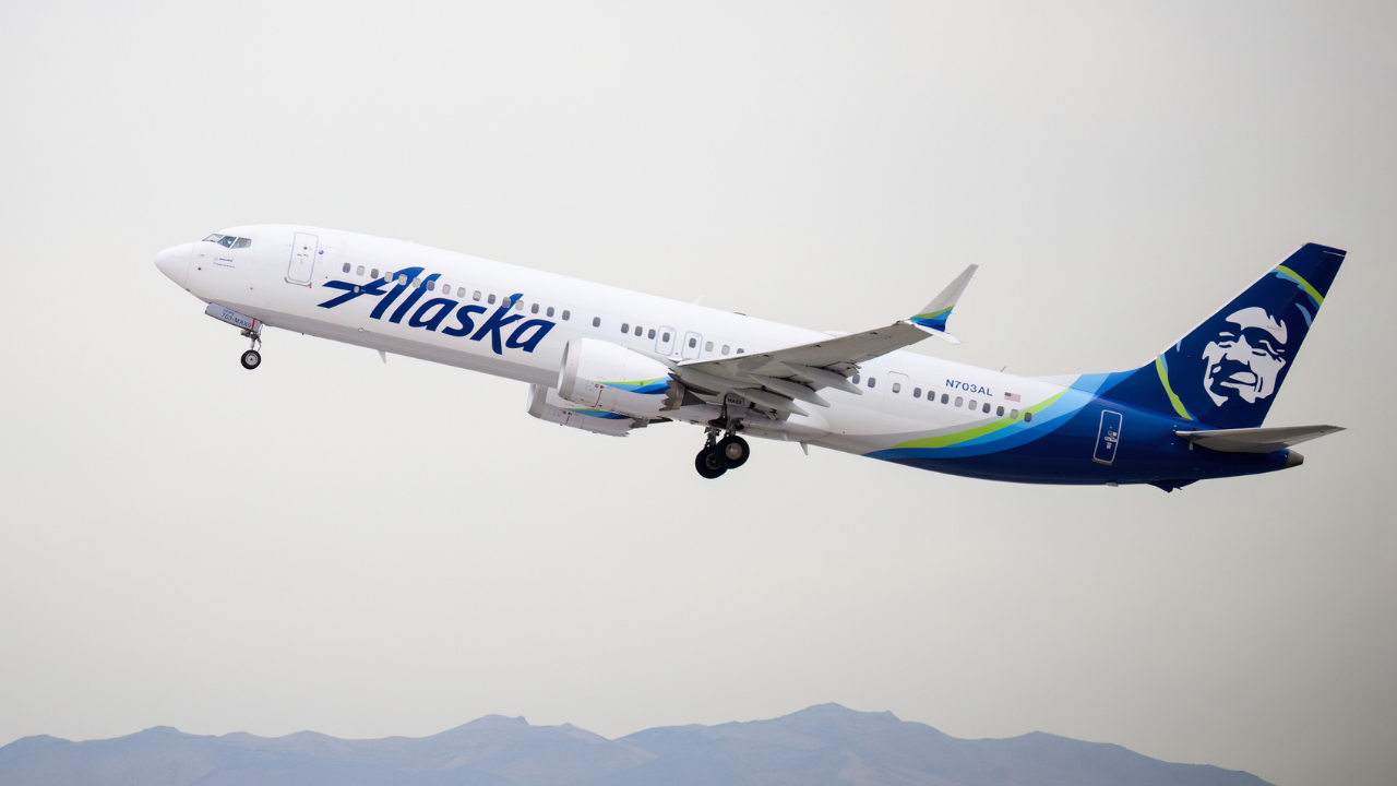 What happened on Alaska Airlines Boeing 787-9? Emergency declared on