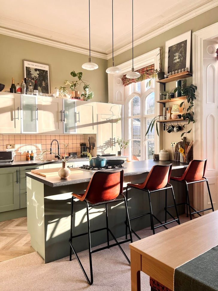 11 Homeowners Who Repainted Their Kitchen Cabinets and Fell Back in Love With Cooking
