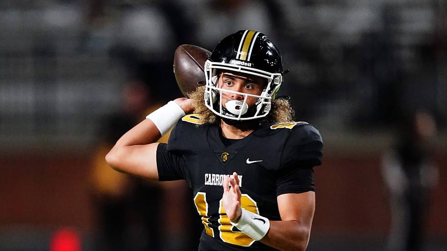 Colorado quarterback Julian Lewi