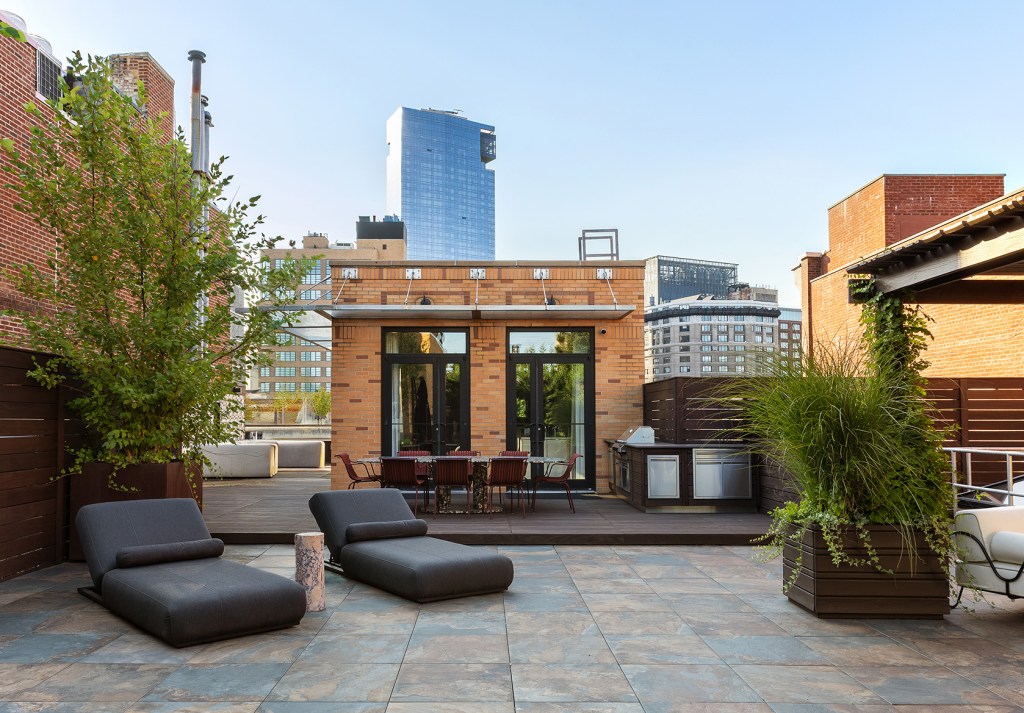 Phillies pitcher Zack Wheeler sells NYC penthouse for $26M — a new record for Soho