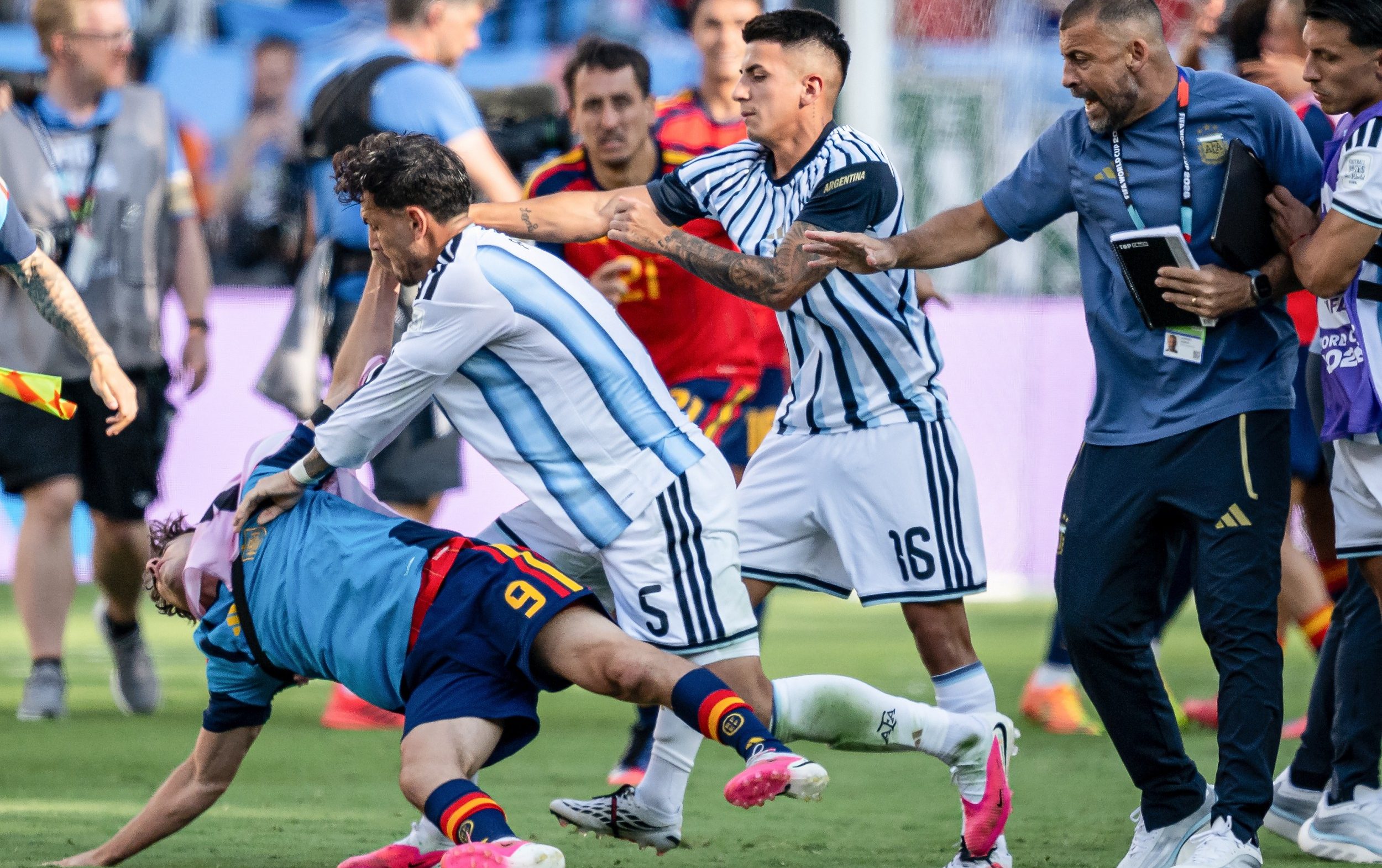 Leandro Paredes of Argentina (5) gets violent against Gavi of Spain