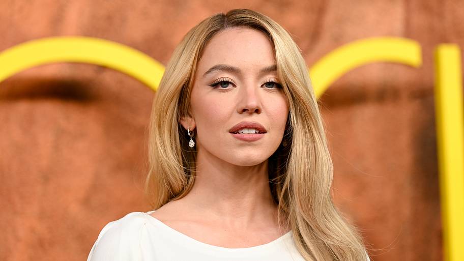 Sydney Sweeney Takes Fans Along for Trip With Boyfriend Scooter Braun in New Photos