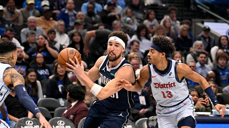 Dallas Mavericks guard Klay Thompson and guard Jordan Poole