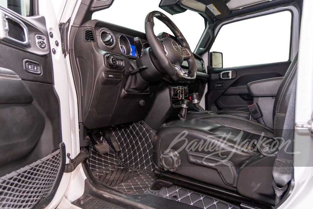 Barrett-Jackson Is Selling a 2020 Jeep Gladiator Custom 6x6 Built by Maxximum Industries