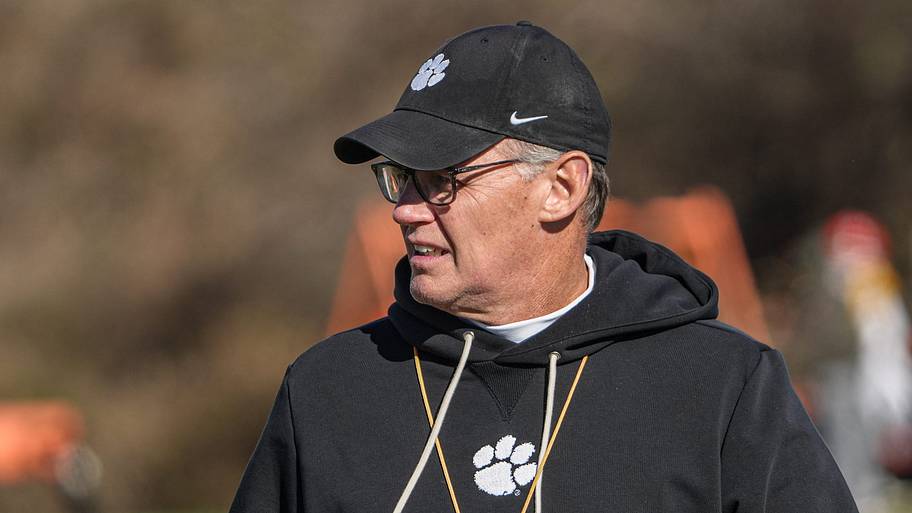 Clemson's last remaining 2027 target sets new commitment date