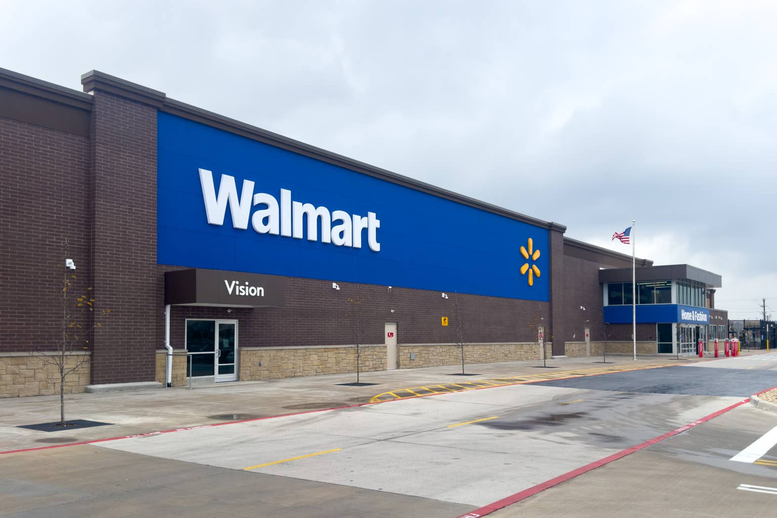 Walmart's Patio Loveseat Is Nearly $300 Off — and It's the Perfect Spot to Watch Backyard Birds