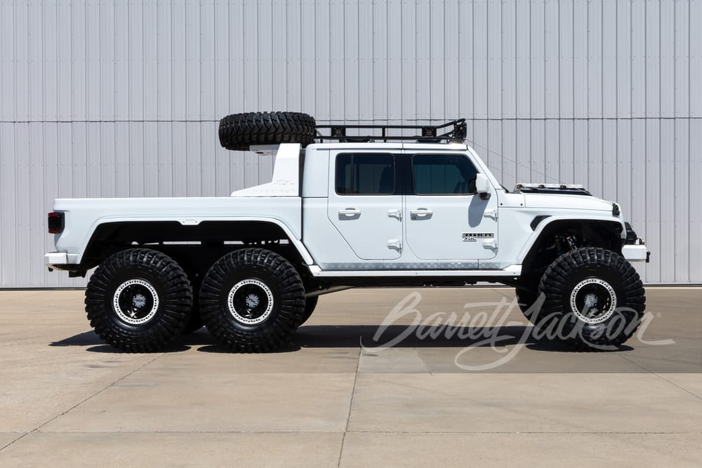 Barrett-Jackson Is Selling a 2020 Jeep Gladiator Custom 6x6 Built by Maxximum Industries