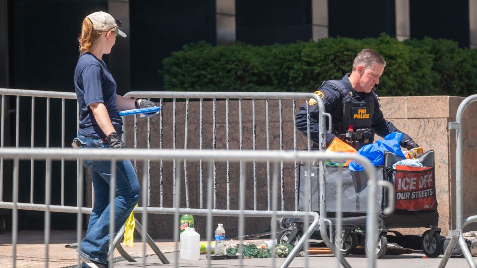 Army veteran charged with arson after allegedly throwing incendiary device at NYC federal building