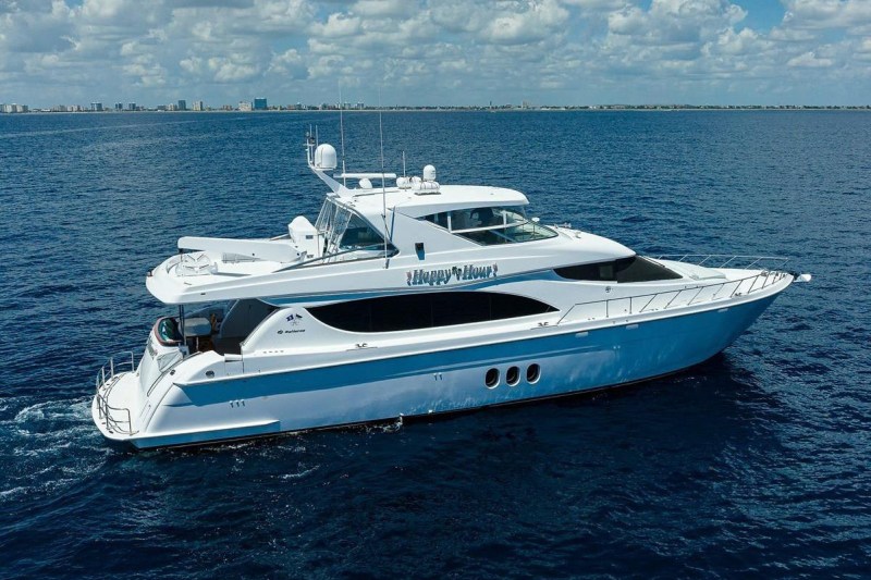 For sale: Hatteras 80 motor yacht