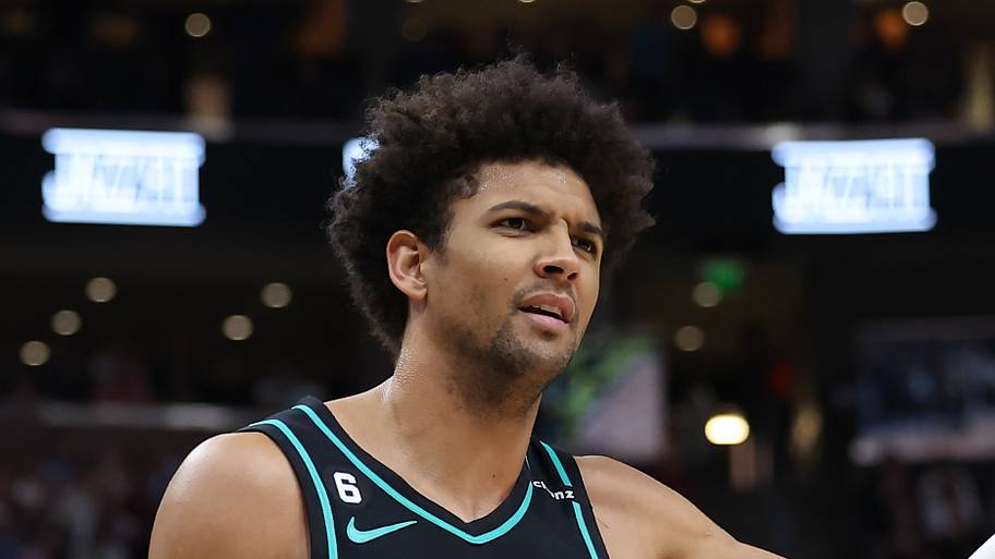 76ers caught napping as Lakers snatch free agent they quietly needed