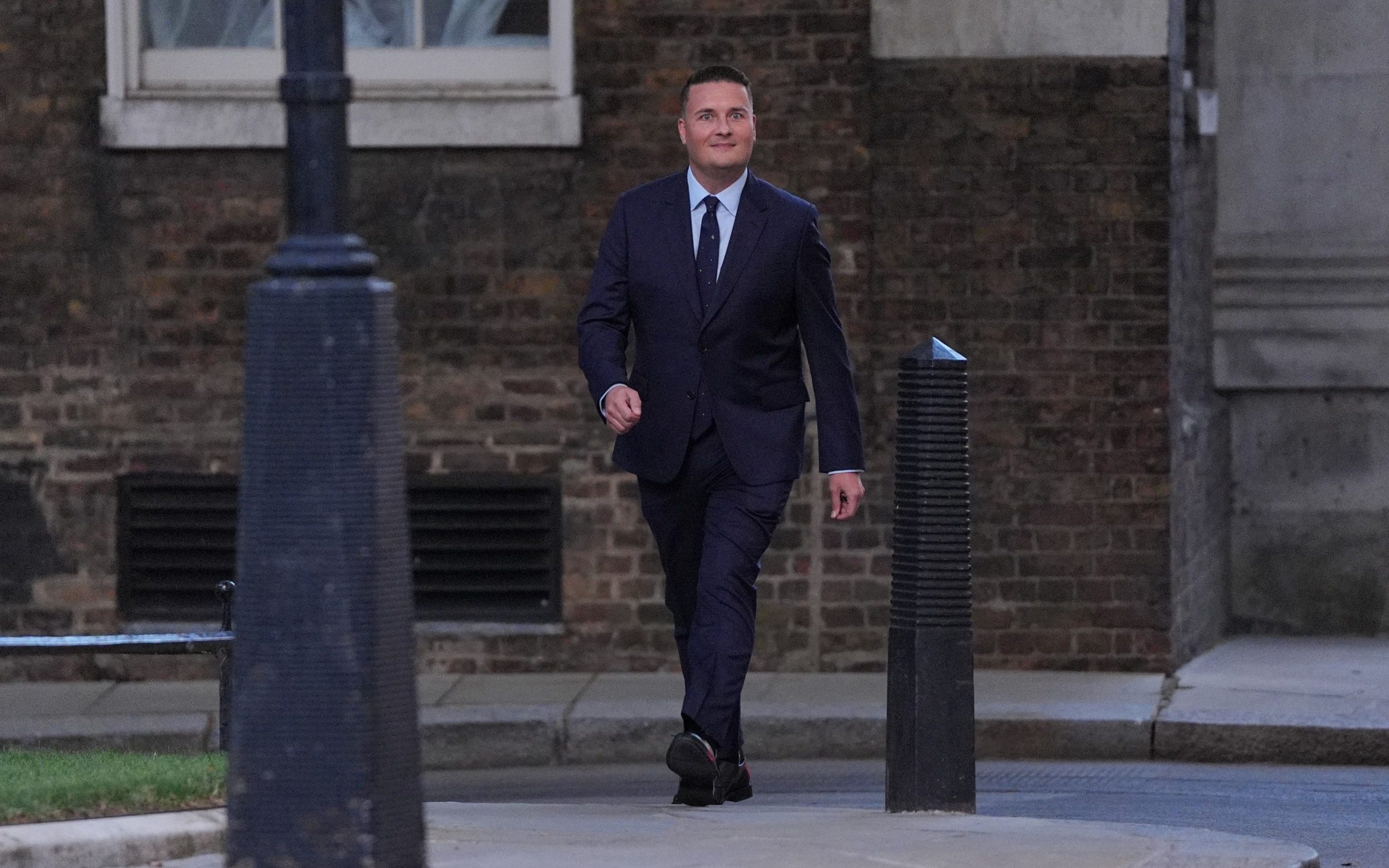 Wes Streeting arrives in Downing Street