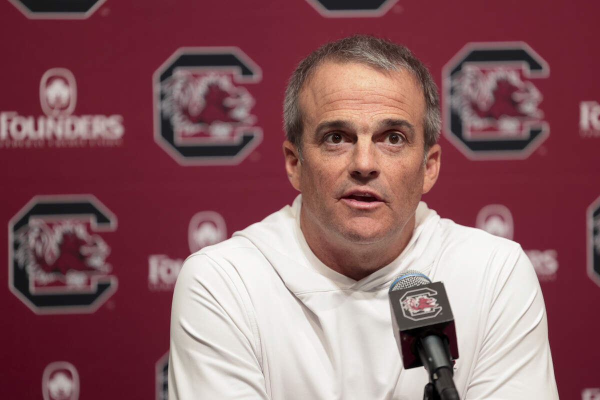 ESPN pundit weighs in on Beamer hot seat talk, predicts Gamecocks' path to 8 wins