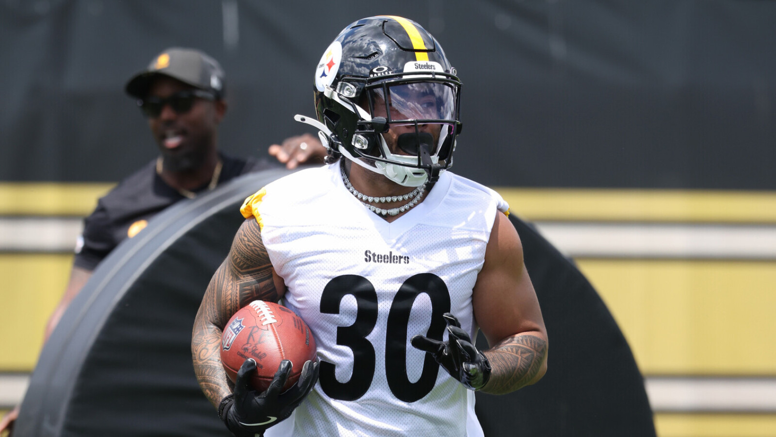 Steelers have perfect plan for top two running backs