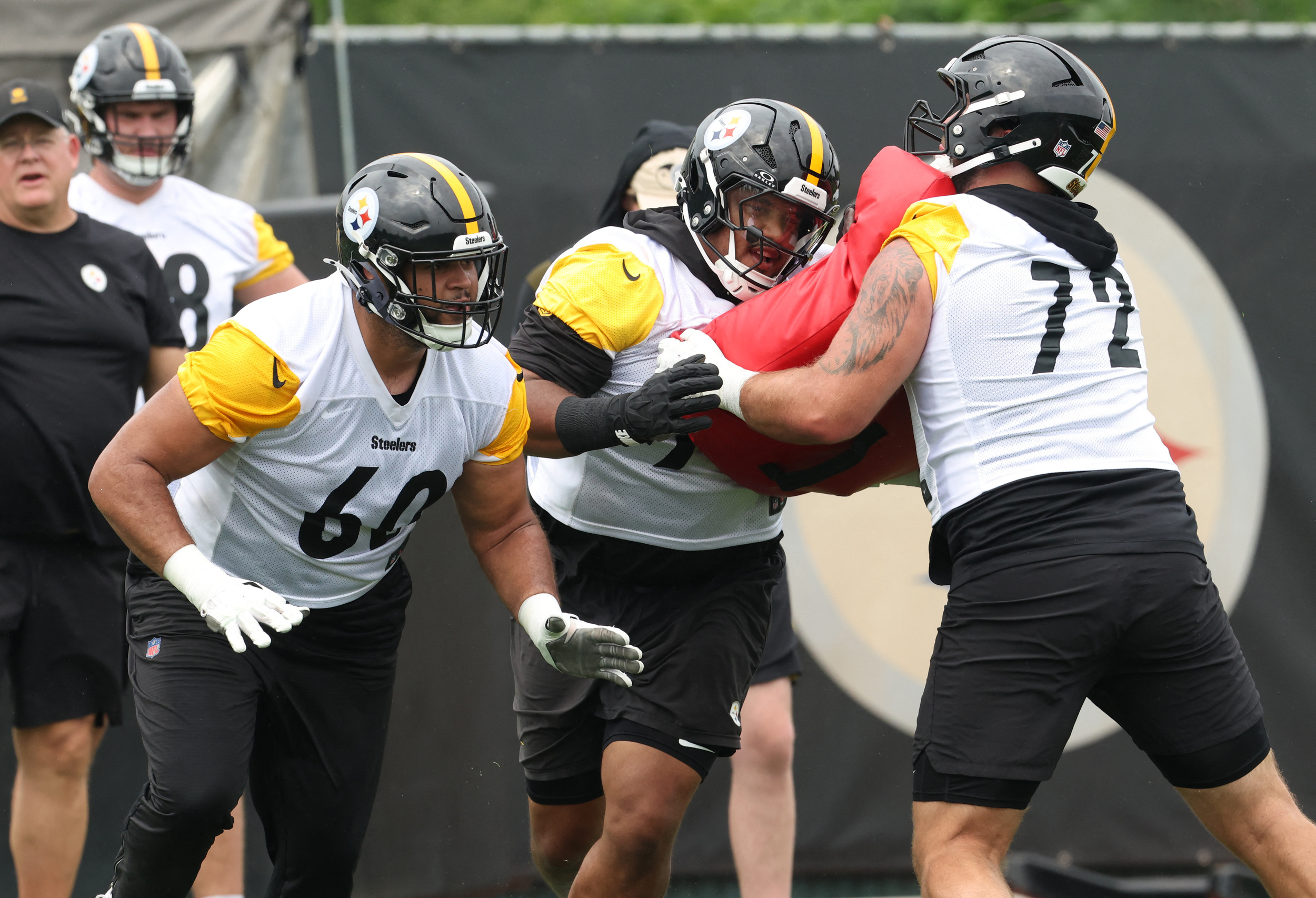 Steelers' projected starter gives a ton of credit to Pittsburgh's former controversial linemen