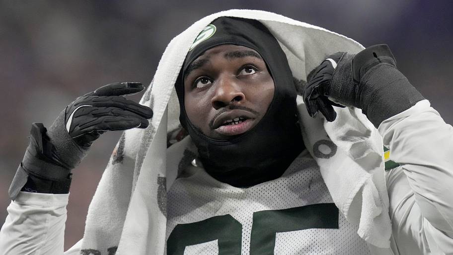 Packers continue gambling on aging/injured players with Devonte Wyatt extension