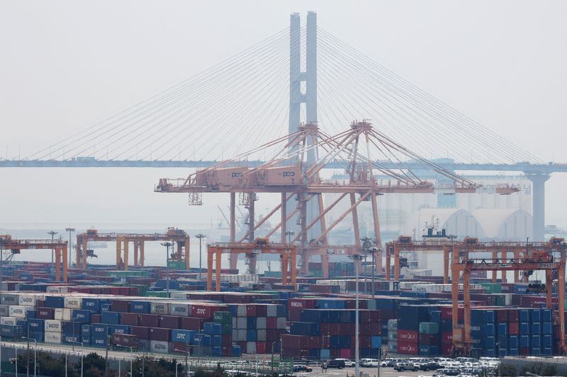 South Korea July 1-20 exports +52.3% from a year earlier