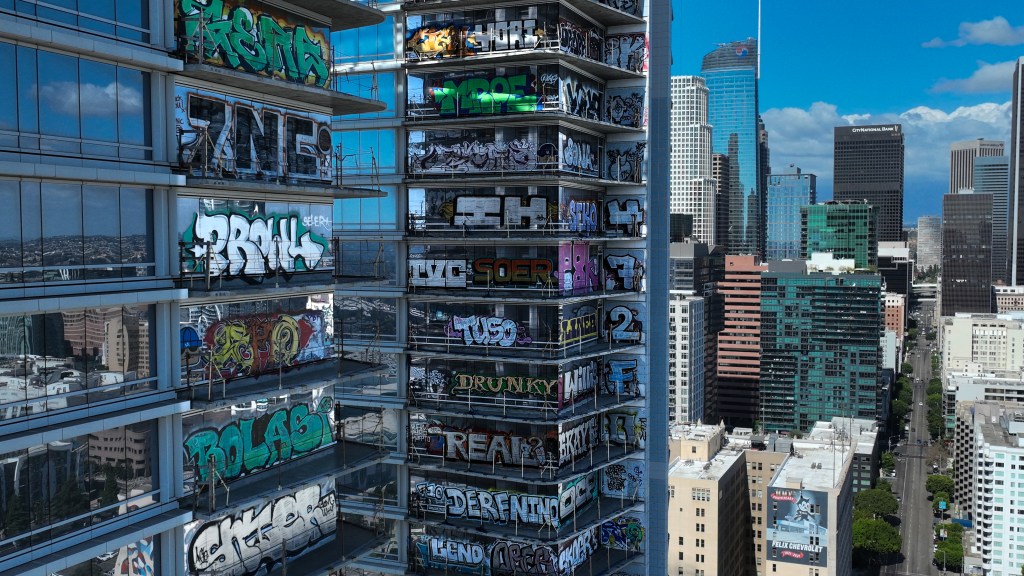 updated-views-graffiti-laden-oceanwide-135015619