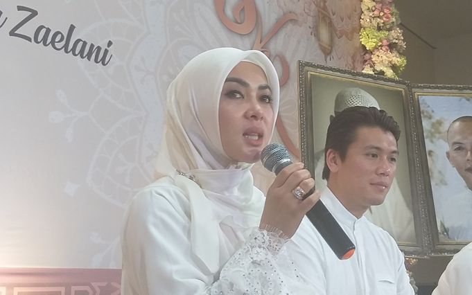 Caren Delano Beri Kode 'She's Back', Isyaratkan Kembalinya Syahrini