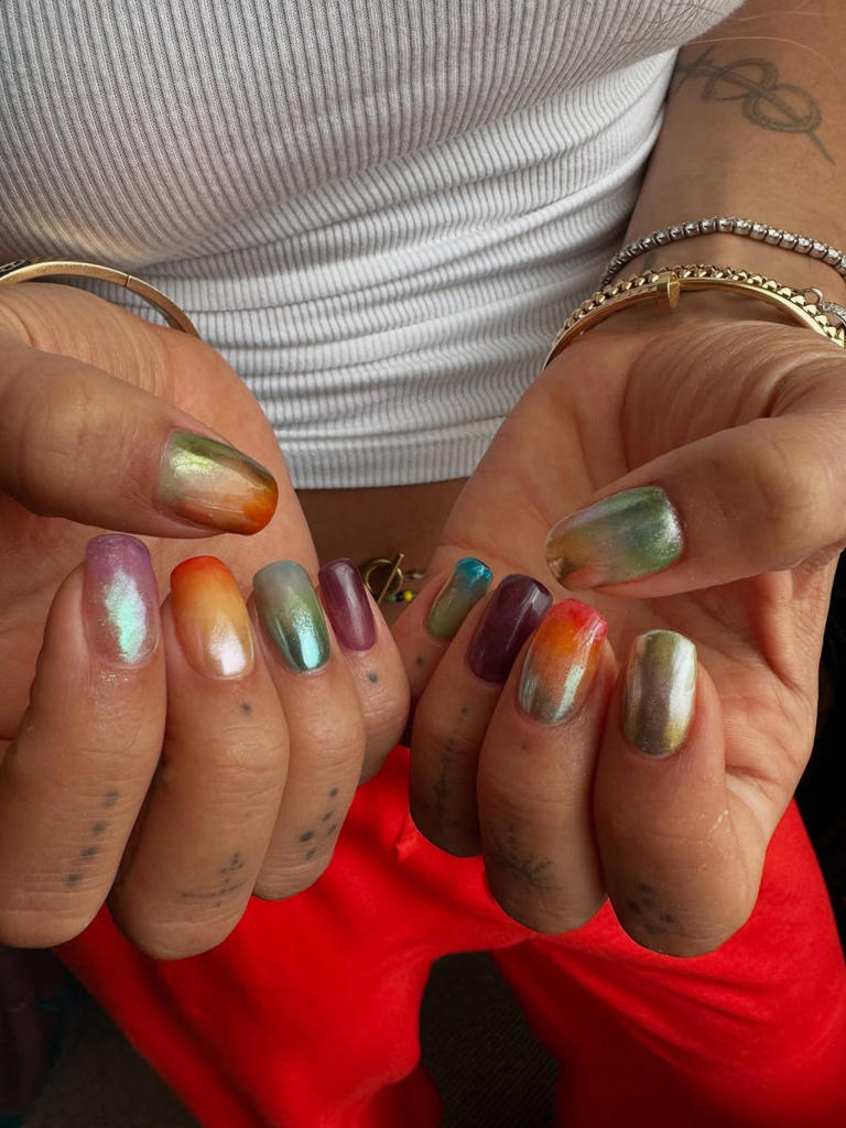 Move over, marble nails—watercolor manicures are the next colorful nail ...