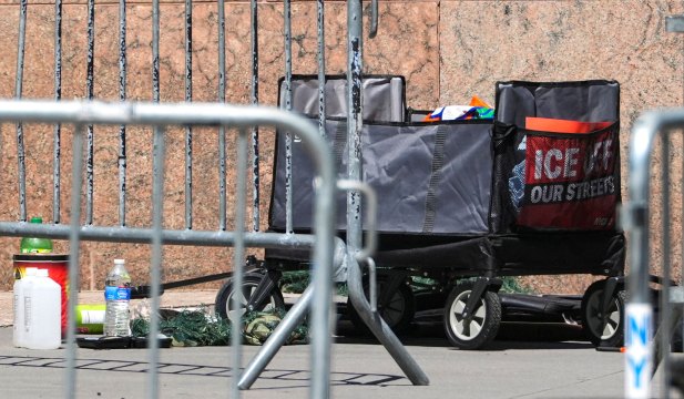 Anti-ICE extremist sets fire to NYC federal building