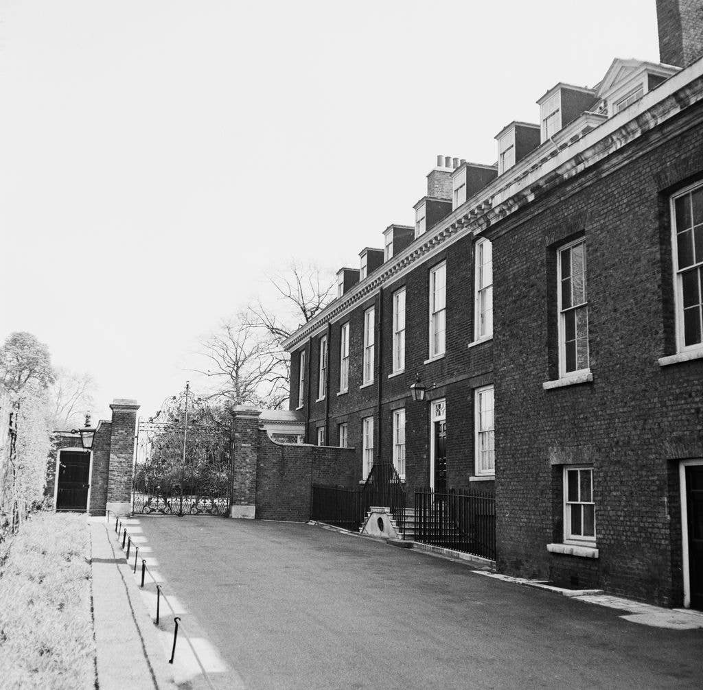 A black and white photo of Apartment 1A, Kensington Palace, from 1960