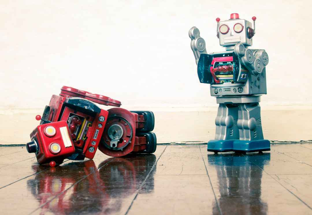 Humanoid robot keeps fighting, even after his block was knocked off!