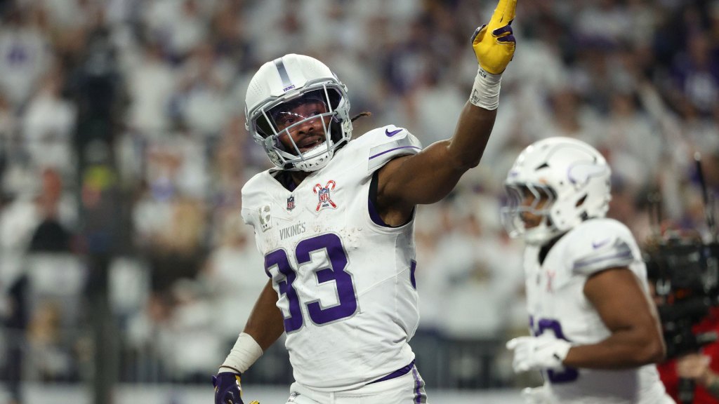 2 biggest Vikings training camp battles to watch ahead of 2026 NFL season