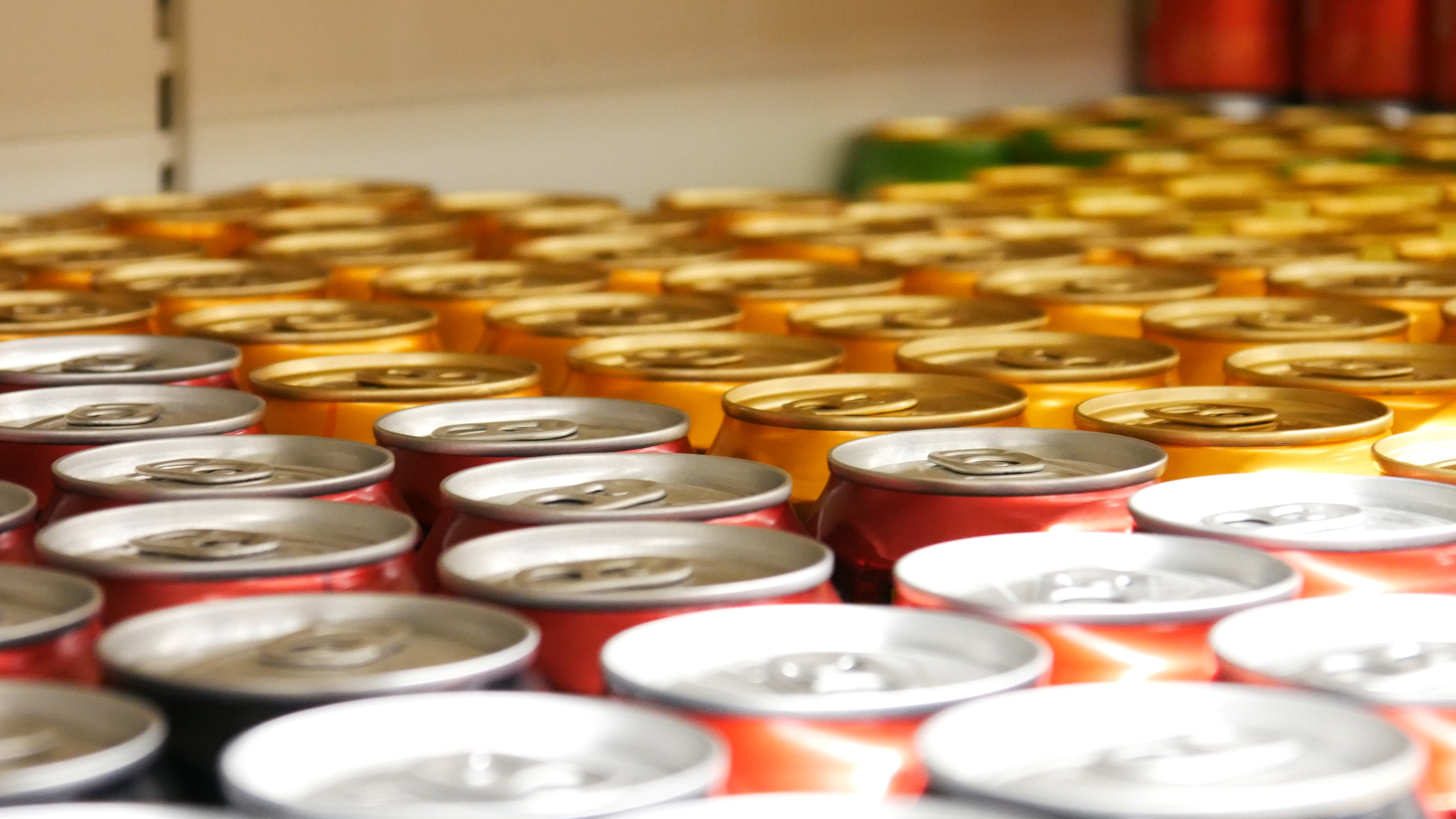 Dividend Stock Showdown: Is Coca-Cola or PepsiCo the Better Buy Right Now?