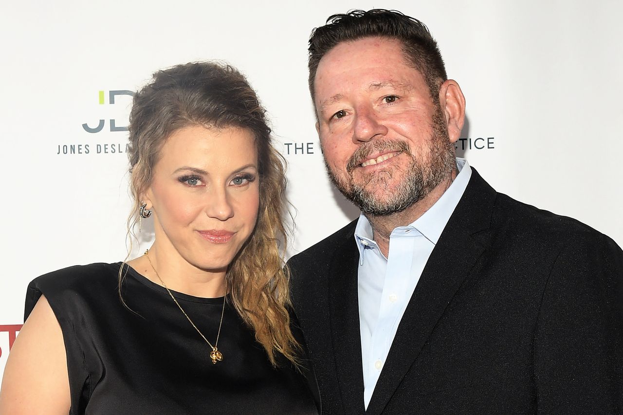 Jodie Sweetin and Mescal Wasilewski attends An Evening to Celebrate a Decade of Wellness with ALYST Health at Cameo Beverly Hills on September 18, 2024 in Beverly Hills, California