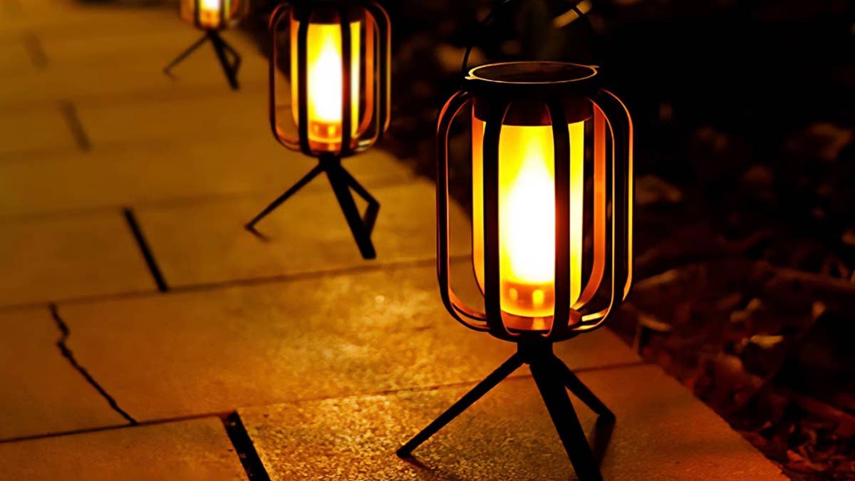 muzpu-outdoor-solar-camping-light-with-sensor