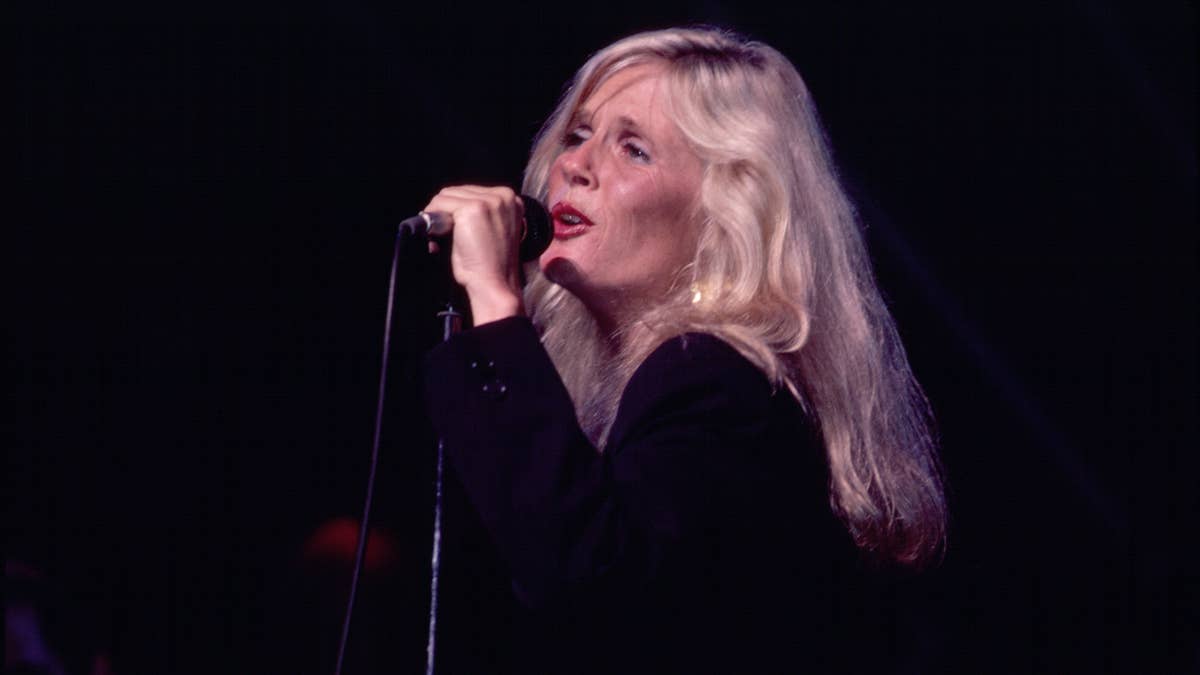 kim-carnes-performs-at-the-savoy