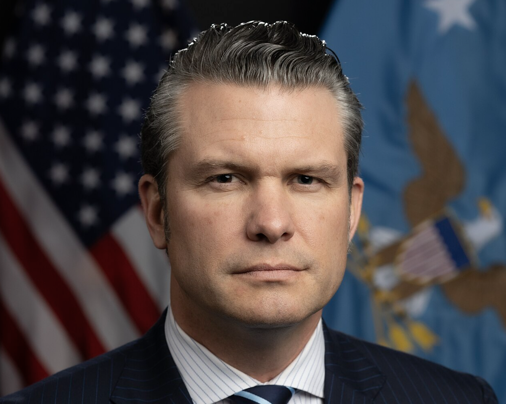 Hegseth’s Plan to Test Troops 30 and Older Faces Democratic Scrutiny