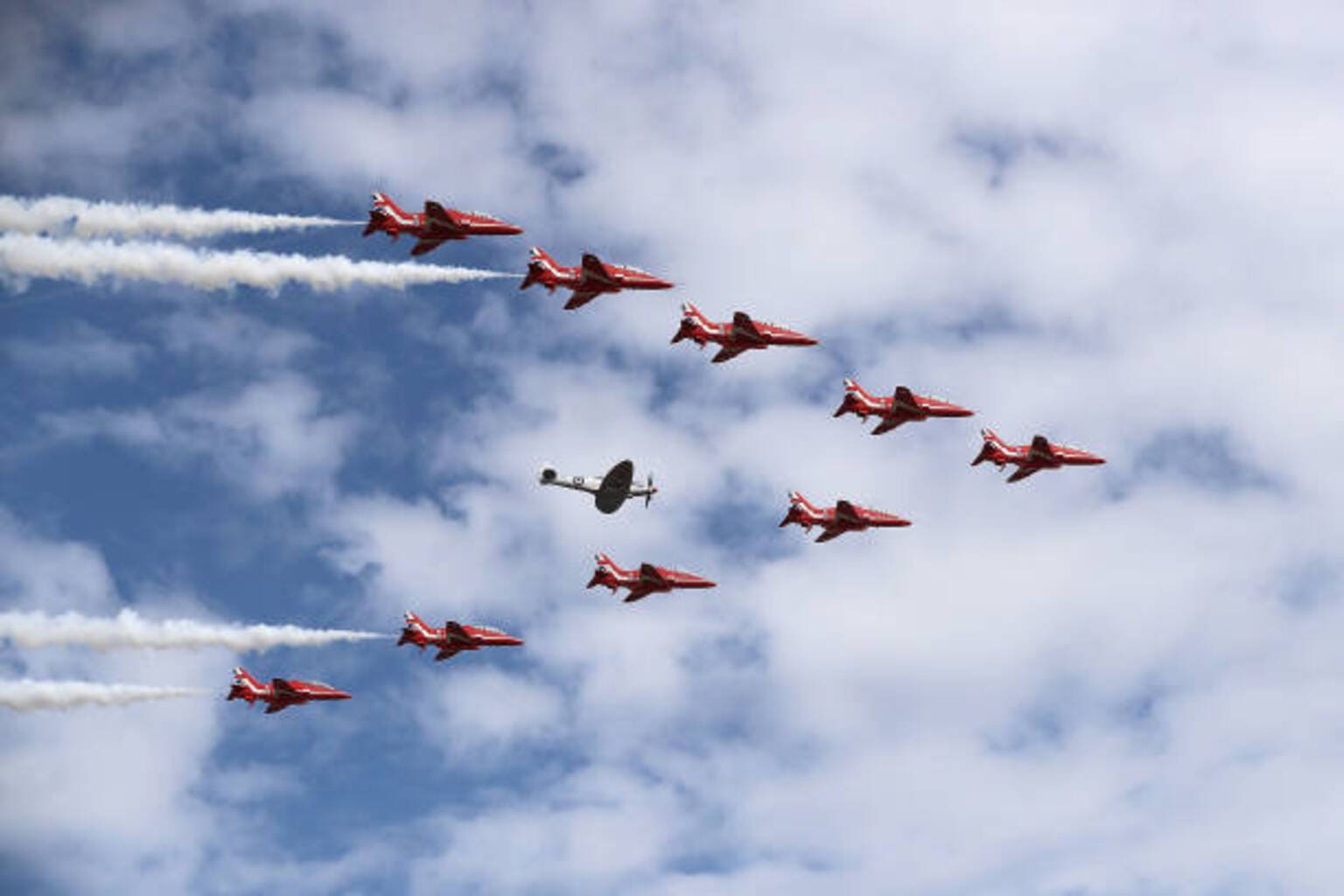Farnborough Day 1: Boeing, Airbus split major orders amid defense, electric aviation highlights