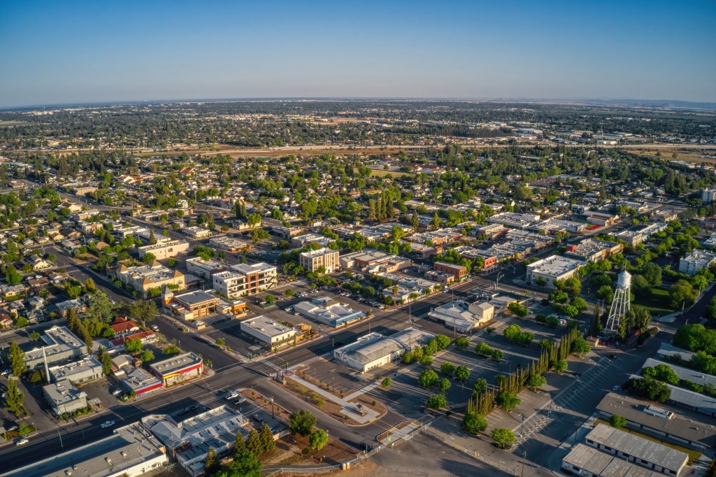 Seven small towns that are booming in California — bucking the exodus trend
