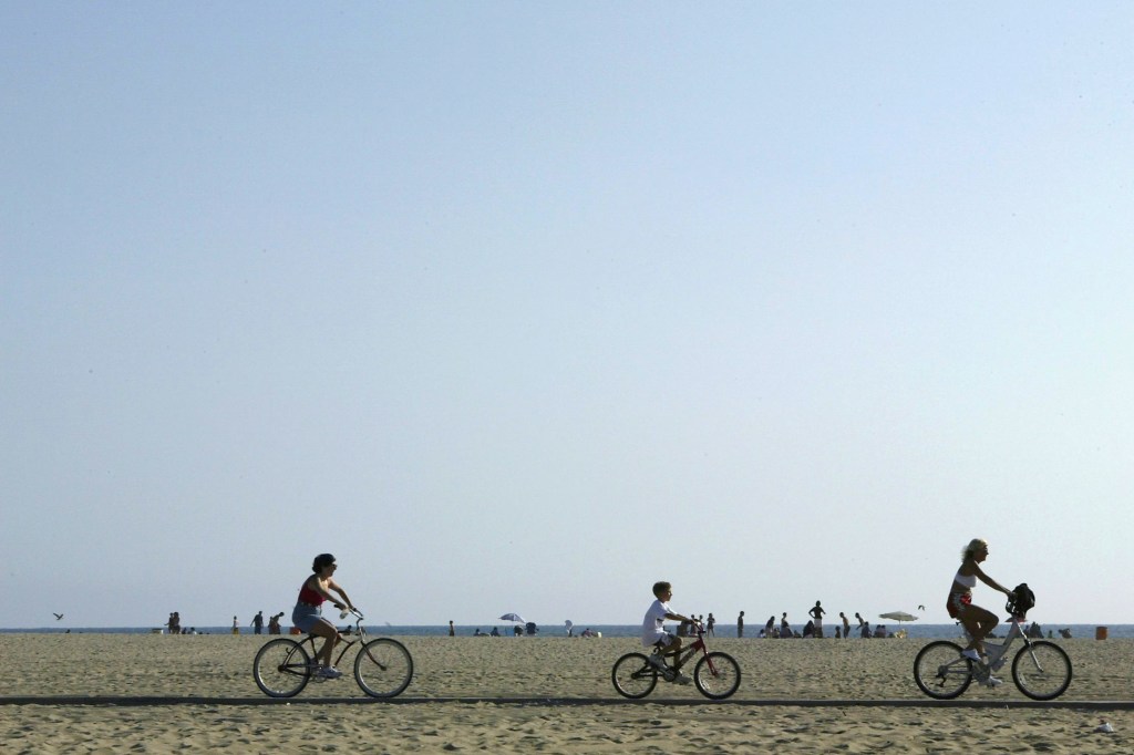 Santa Monica’s sneaky new tactic to catch unruly cyclists — it’s a California first with $93 fines